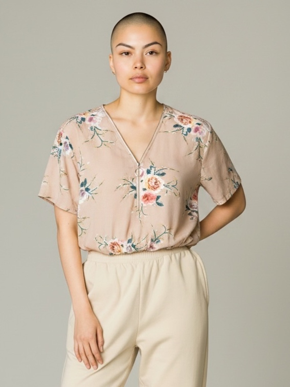 4X Deep V Neck Floral Short Sleeve Blouse in Blush